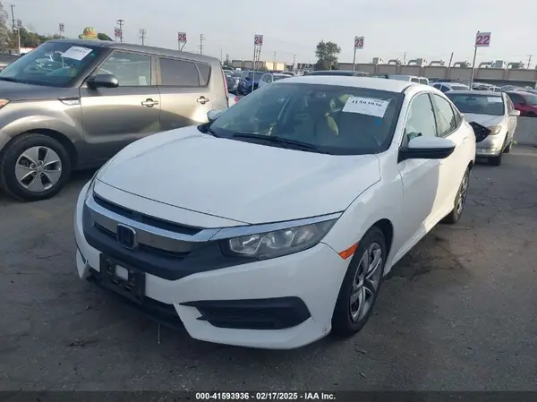 2HGFC2F57JH532344 2018 HONDA CIVIC - Image 2