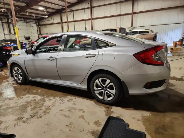 2HGFC2F57JH533171 2018 HONDA CIVIC - Image 2