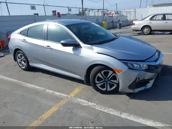 2HGFC2F57JH537589 2018 HONDA CIVIC - Image 1