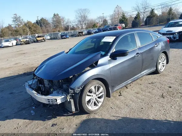2HGFC2F57JH539049 2018 HONDA CIVIC - Image 2