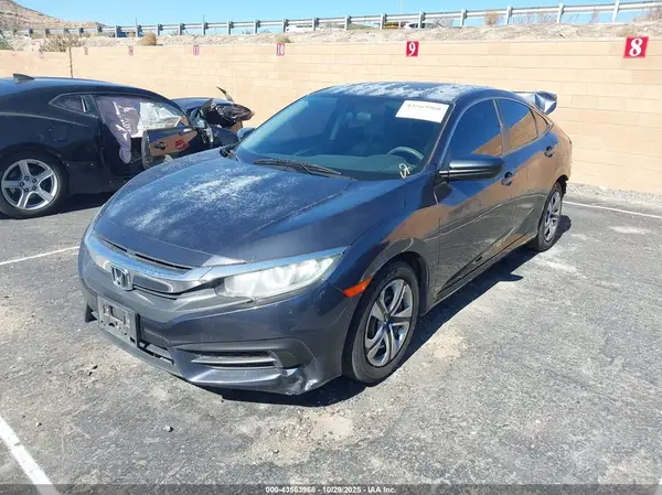 2HGFC2F57JH539343 2018 HONDA CIVIC - Image 2