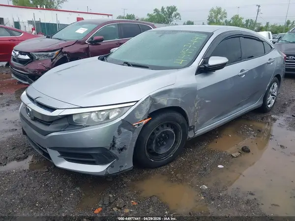 2HGFC2F57JH557552 2018 HONDA CIVIC - Image 2