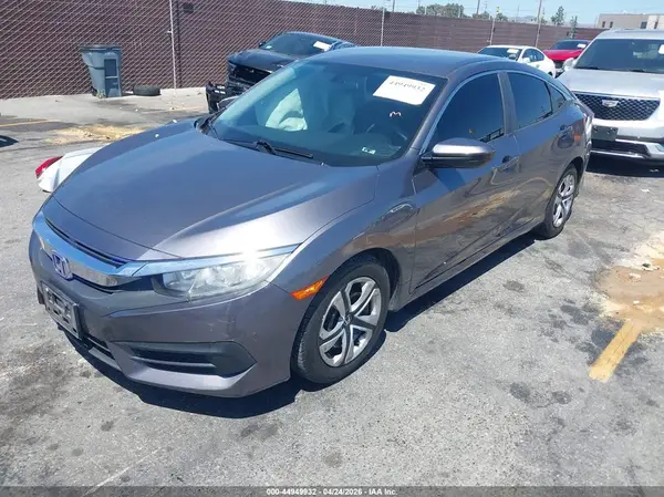 2HGFC2F57JH563755 2018 HONDA CIVIC - Image 2