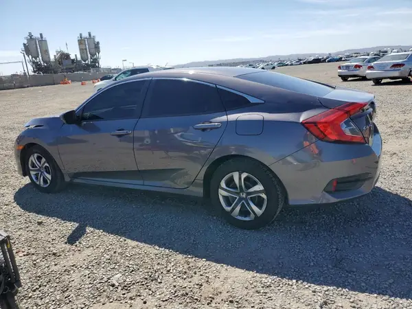 2HGFC2F57JH568020 2018 HONDA CIVIC - Image 2