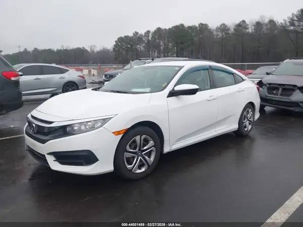 2HGFC2F57JH575615 2018 HONDA CIVIC - Image 2