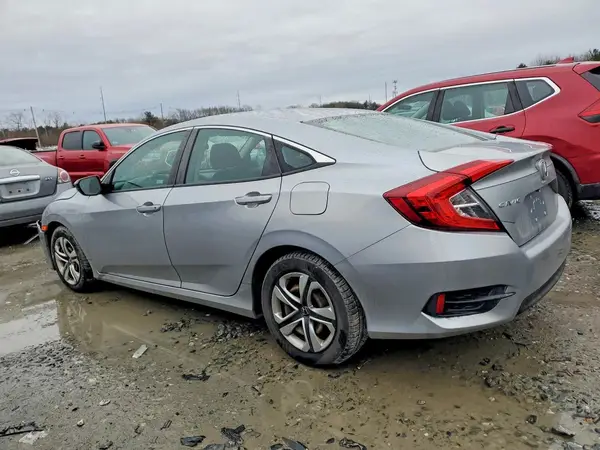 2HGFC2F57JH577963 2018 HONDA CIVIC - Image 2