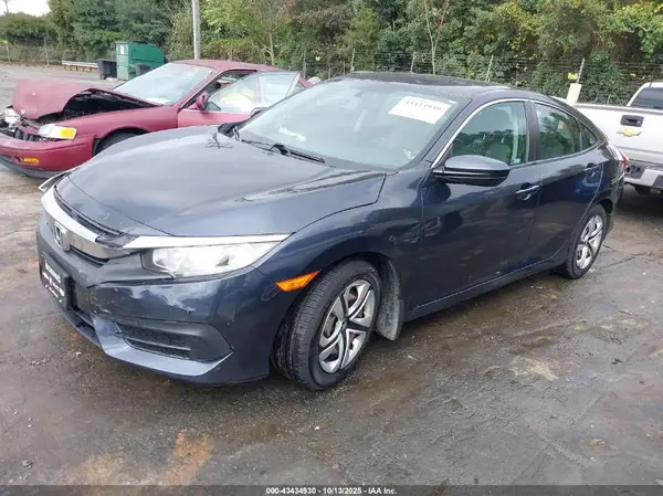 2HGFC2F57JH579356 2018 HONDA CIVIC - Image 2