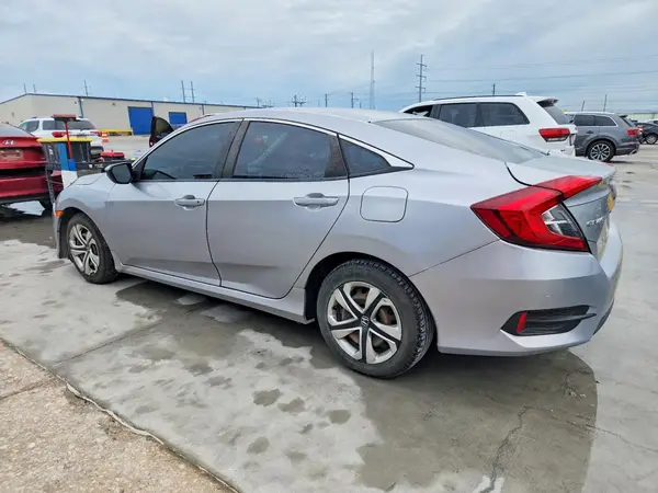 2HGFC2F57JH582595 2018 HONDA CIVIC - Image 2