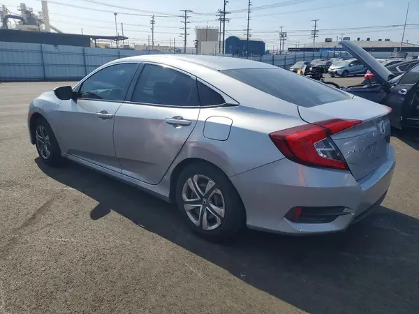 2HGFC2F57JH583956 2018 HONDA CIVIC - Image 2