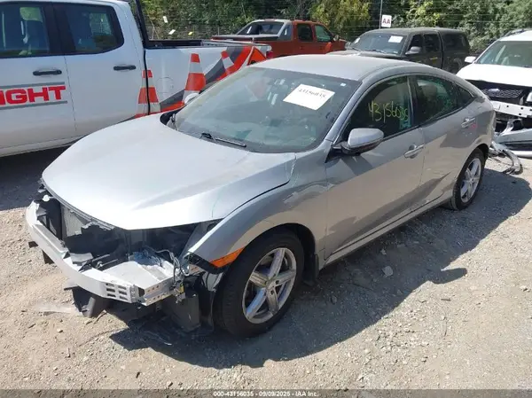 2HGFC2F57JH587246 2018 HONDA CIVIC - Image 2