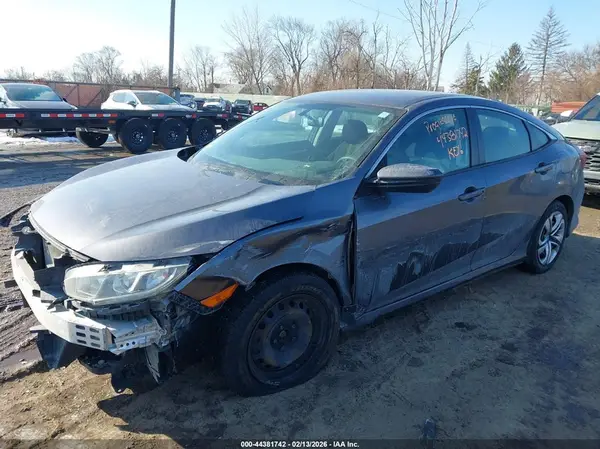 2HGFC2F57JH598151 2018 HONDA CIVIC - Image 2
