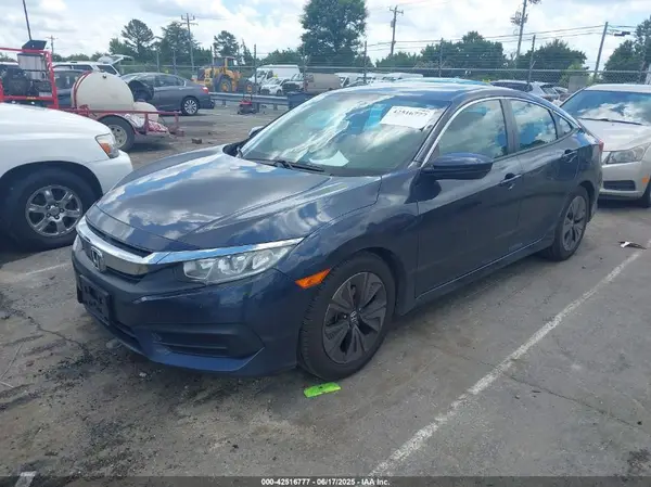 2HGFC2F57JH610363 2018 HONDA CIVIC - Image 2