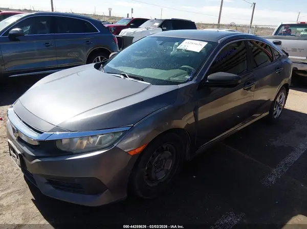 2HGFC2F58JH500695 2018 HONDA CIVIC - Image 2