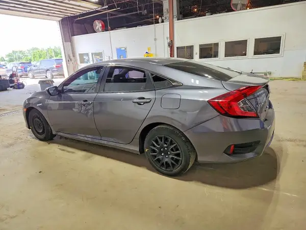 2HGFC2F58JH504858 2018 HONDA CIVIC - Image 2