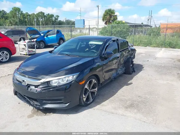 2HGFC2F58JH506853 2018 HONDA CIVIC - Image 2