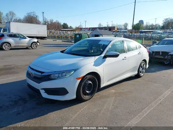 2HGFC2F58JH507677 2018 HONDA CIVIC - Image 2
