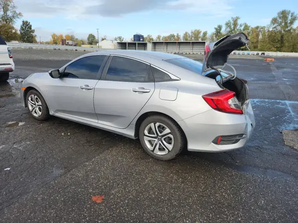 2HGFC2F58JH527136 2018 HONDA CIVIC - Image 2