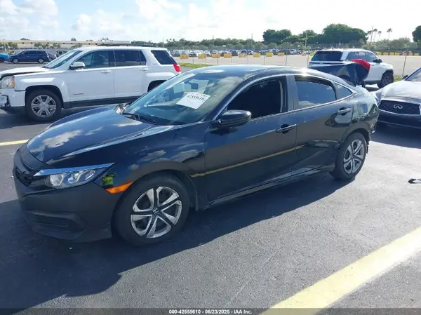 2HGFC2F58JH530506 2018 HONDA CIVIC - Image 2