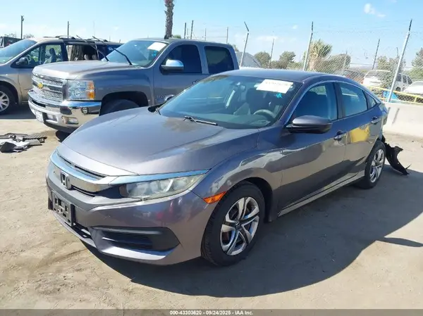 2HGFC2F58JH536046 2018 HONDA CIVIC - Image 2