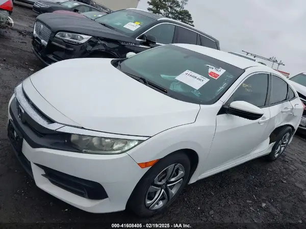2HGFC2F58JH538699 2018 HONDA CIVIC - Image 2