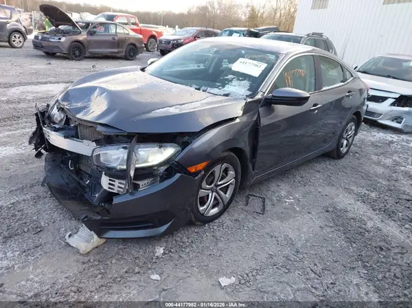 2HGFC2F58JH539609 2018 HONDA CIVIC - Image 2