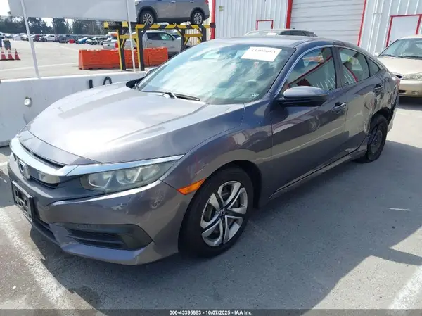 2HGFC2F58JH547984 2018 HONDA CIVIC - Image 2