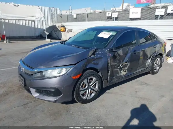 2HGFC2F58JH570908 2018 HONDA CIVIC - Image 2