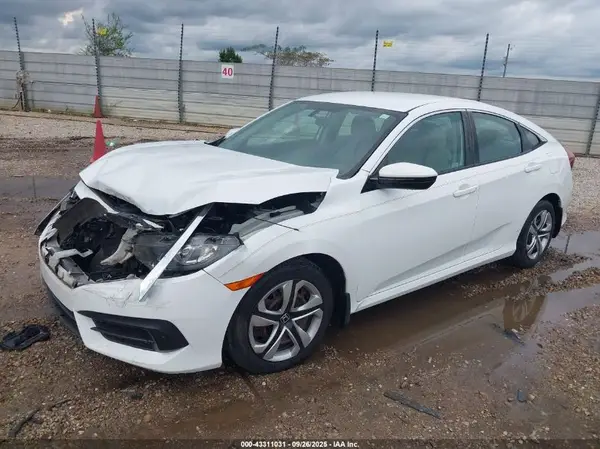 2HGFC2F58JH582198 2018 HONDA CIVIC - Image 2