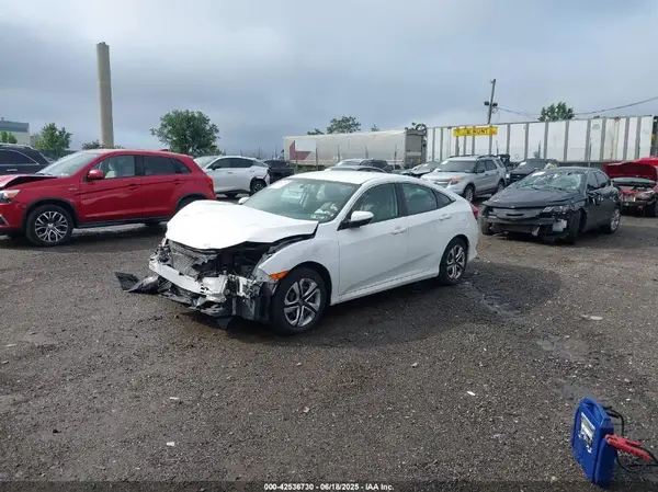 2HGFC2F58JH589863 2018 HONDA CIVIC - Image 2