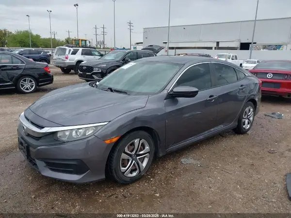 2HGFC2F58JH596666 2018 HONDA CIVIC - Image 2