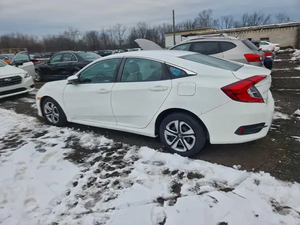 2HGFC2F58JH597459 2018 HONDA CIVIC - Image 2