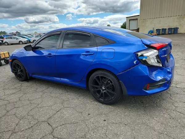 2HGFC2F59JH517974 2018 HONDA CIVIC - Image 2