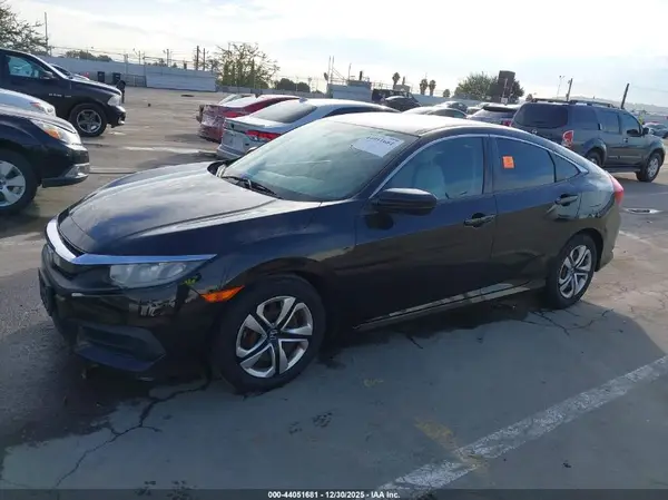 2HGFC2F59JH521815 2018 HONDA CIVIC - Image 2
