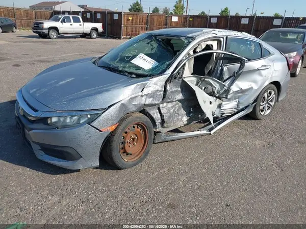 2HGFC2F59JH528196 2018 HONDA CIVIC - Image 2