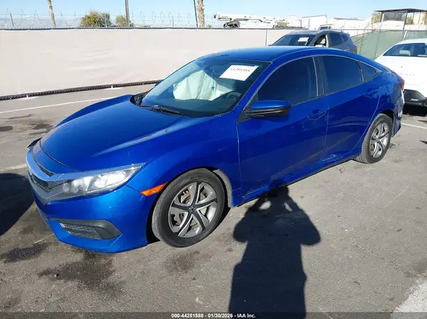 2HGFC2F59JH532426 2018 HONDA CIVIC - Image 2