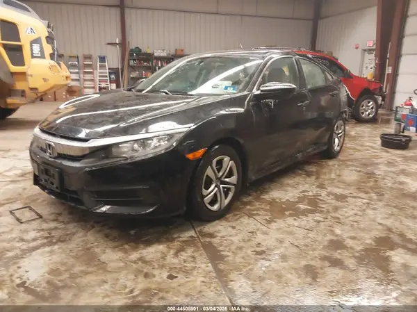 2HGFC2F59JH536590 2018 HONDA CIVIC - Image 2