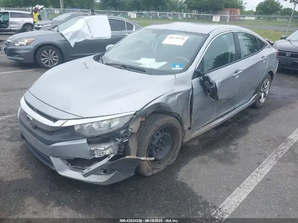 2HGFC2F59JH537576 2018 HONDA CIVIC - Image 2