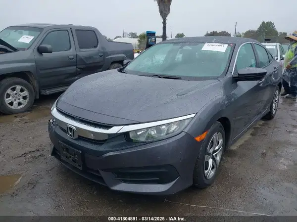 2HGFC2F59JH539599 2018 HONDA CIVIC - Image 2