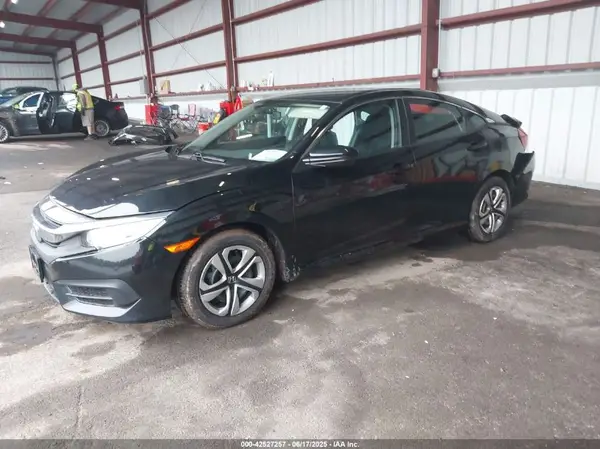 2HGFC2F59JH545967 2018 HONDA CIVIC - Image 2