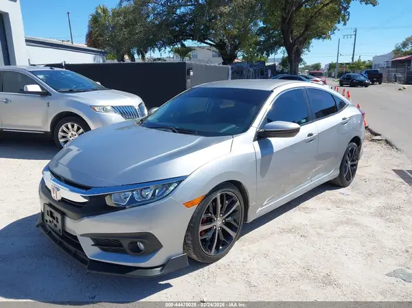 2HGFC2F59JH554264 2018 HONDA CIVIC - Image 2