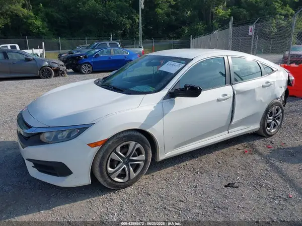 2HGFC2F59JH556726 2018 HONDA CIVIC - Image 2