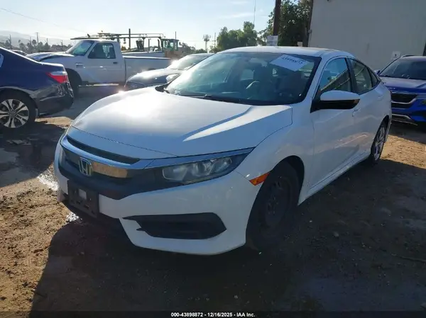 2HGFC2F59JH558086 2018 HONDA CIVIC - Image 2