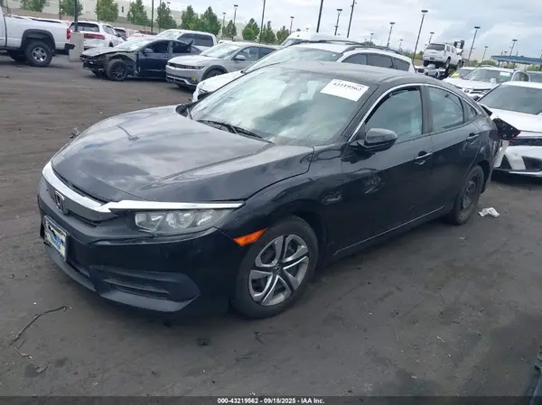 2HGFC2F59JH561361 2018 HONDA CIVIC - Image 2