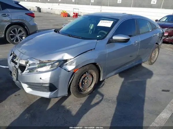 2HGFC2F59JH566396 2018 HONDA CIVIC - Image 2