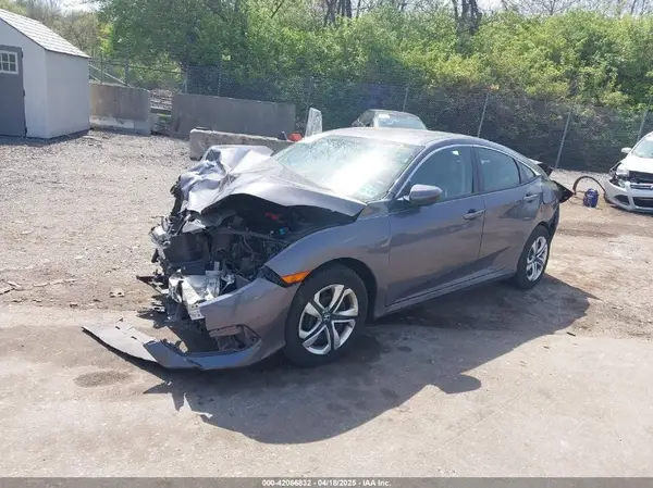 2HGFC2F59JH568052 2018 HONDA CIVIC - Image 2