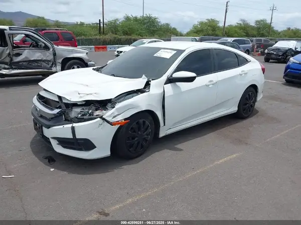 2HGFC2F59JH570237 2018 HONDA CIVIC - Image 2