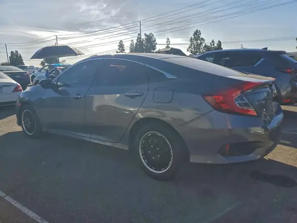 2HGFC2F59JH578239 2018 HONDA CIVIC - Image 2