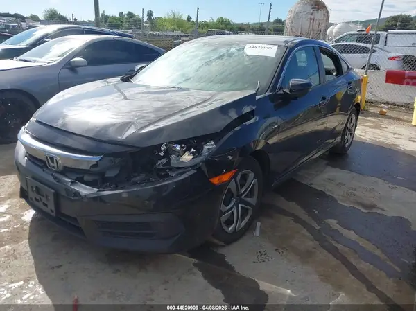 2HGFC2F59JH580766 2018 HONDA CIVIC - Image 2