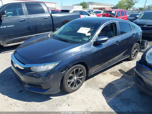 2HGFC2F59JH582890 2018 HONDA CIVIC - Image 2