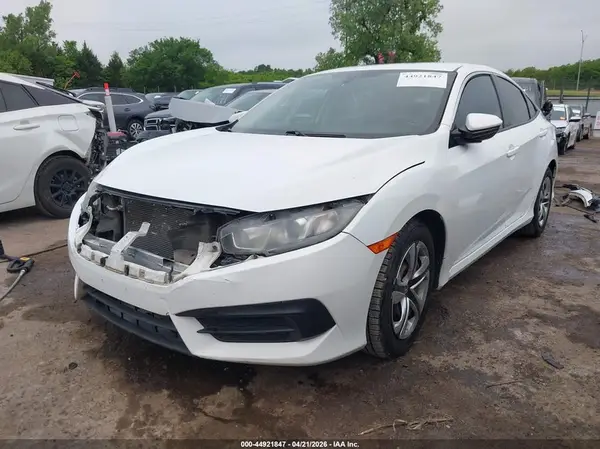 2HGFC2F59JH583263 2018 HONDA CIVIC - Image 2